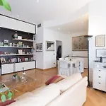 Giuliana Apartment